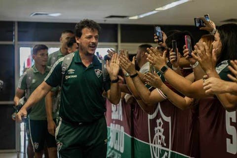Romário aponta Fernando Diniz como um de seus preferidos para assumir a seleção