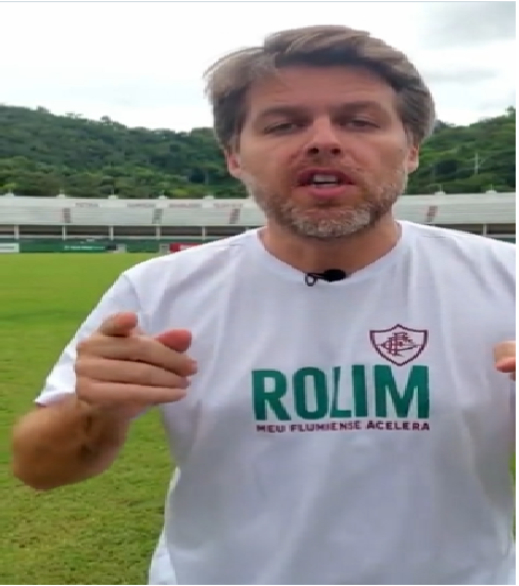 Rafael Rolim é o primeiro dos candidatos a votar na eleição no Fluminense