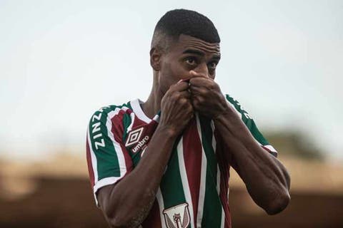 Após deixar o Fluminense, Alan acerta com novo clube