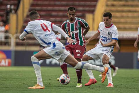Lima comenta reencontro com Samuel Xavier no Fluminense