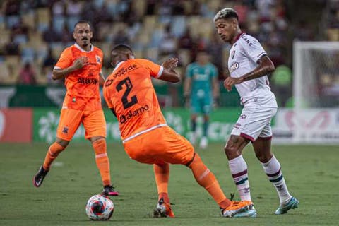 Marrony avalia dificuldade inicial do Fluminense e prevê evolução gradual