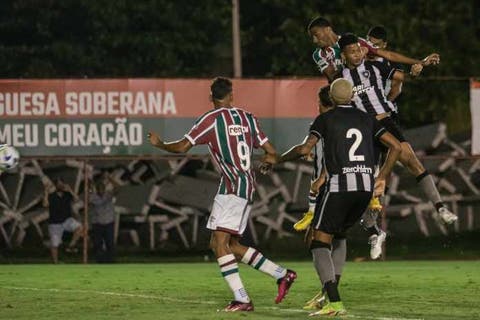 Fluminense leva gol no fim e estreia no Brasileiro sub-20 com empate contra o Botafogo