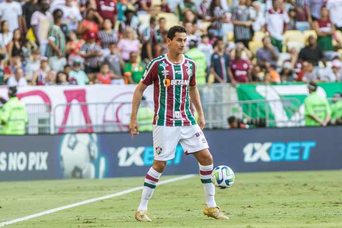 Ganso conta com grande apoio da torcida tricolor diante do Vasco