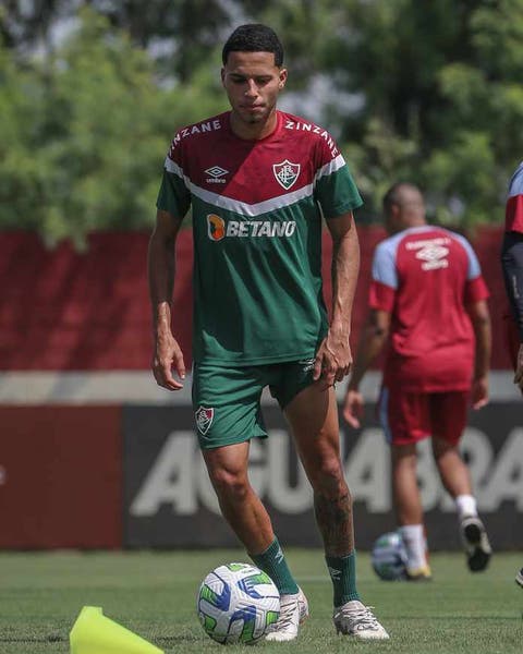 Fluminense confirma lesão de Alexsander e divulga prazo para recuperação