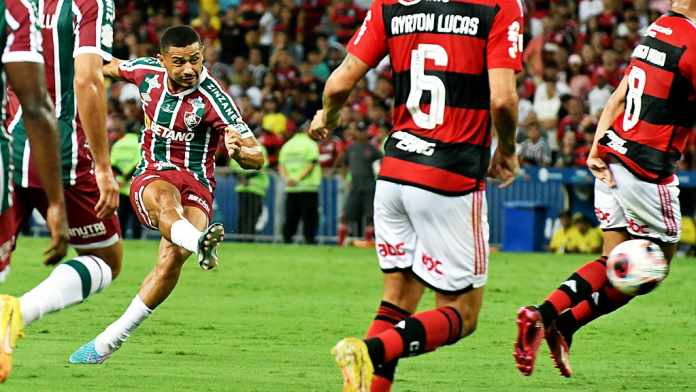 Jogo entre Fluminense e Flamengo quebra recorde de live no