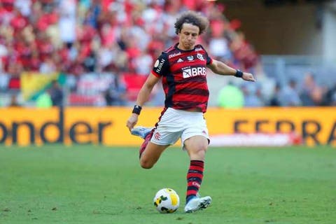 Flamengo perde zagueiro para jogo com o Fluminense; goleiro é dúvida