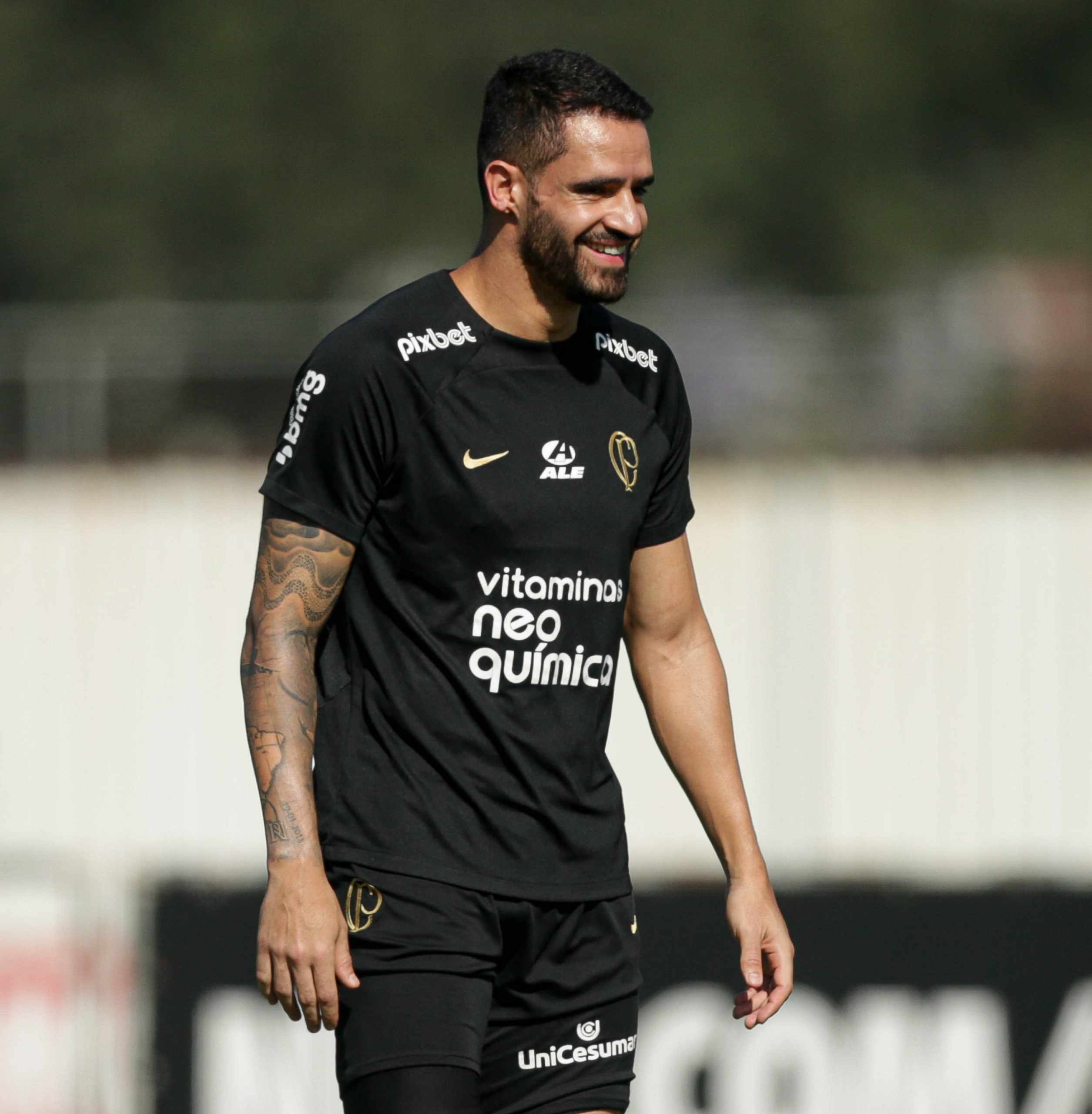 RENATO AUGUSTO ABRE O JOGO SOBRE O QUE ACHA DO FERNANDO DINIZ NO FLUMINENSE  