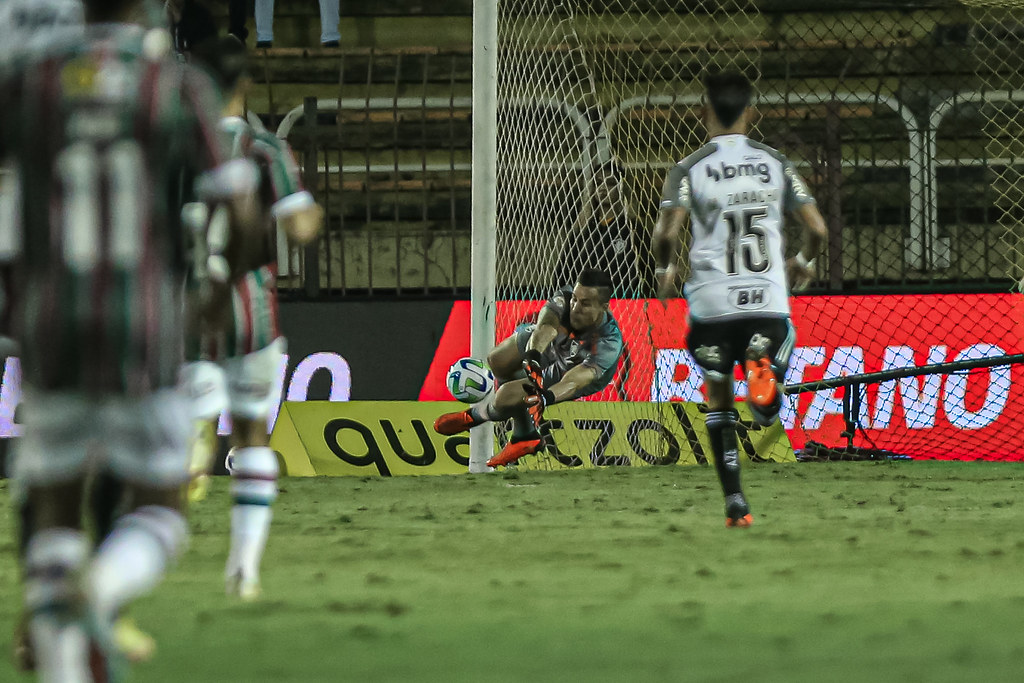 Sem Haaland, City abre 2 a 0, mas tropeça no último jogo antes do