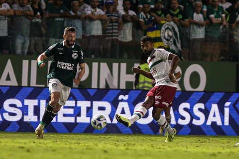 Em má fase, Fluminense vive maior sequência de jogos com gols sofridos na temporada