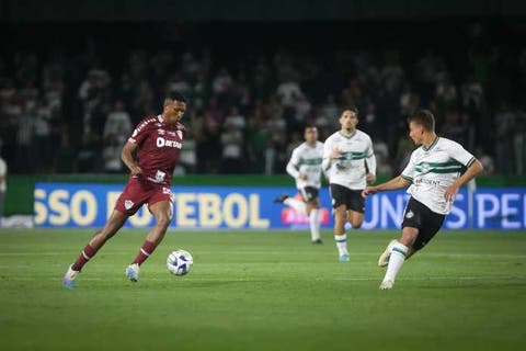 Técnico do Coritiba atribui vitória sobre o Fluminense a primeiro tempo perfeito