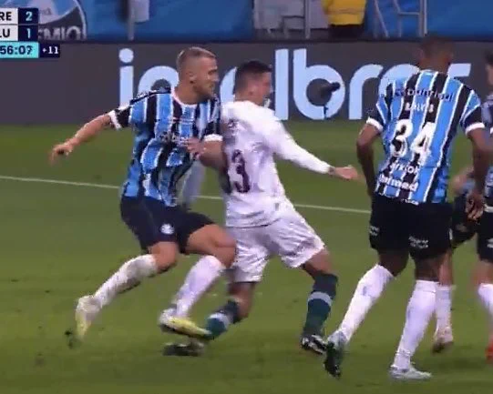 Nino, Pênalti, Grêmio