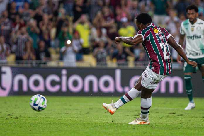 Tricolor só marcou cinco vezes em tiros da marca da cal