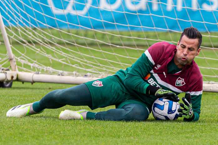 Fábio, Rochet, Romero ou Weverton? Veja desempenho dos goleiros em disputas  de pênaltis, libertadores