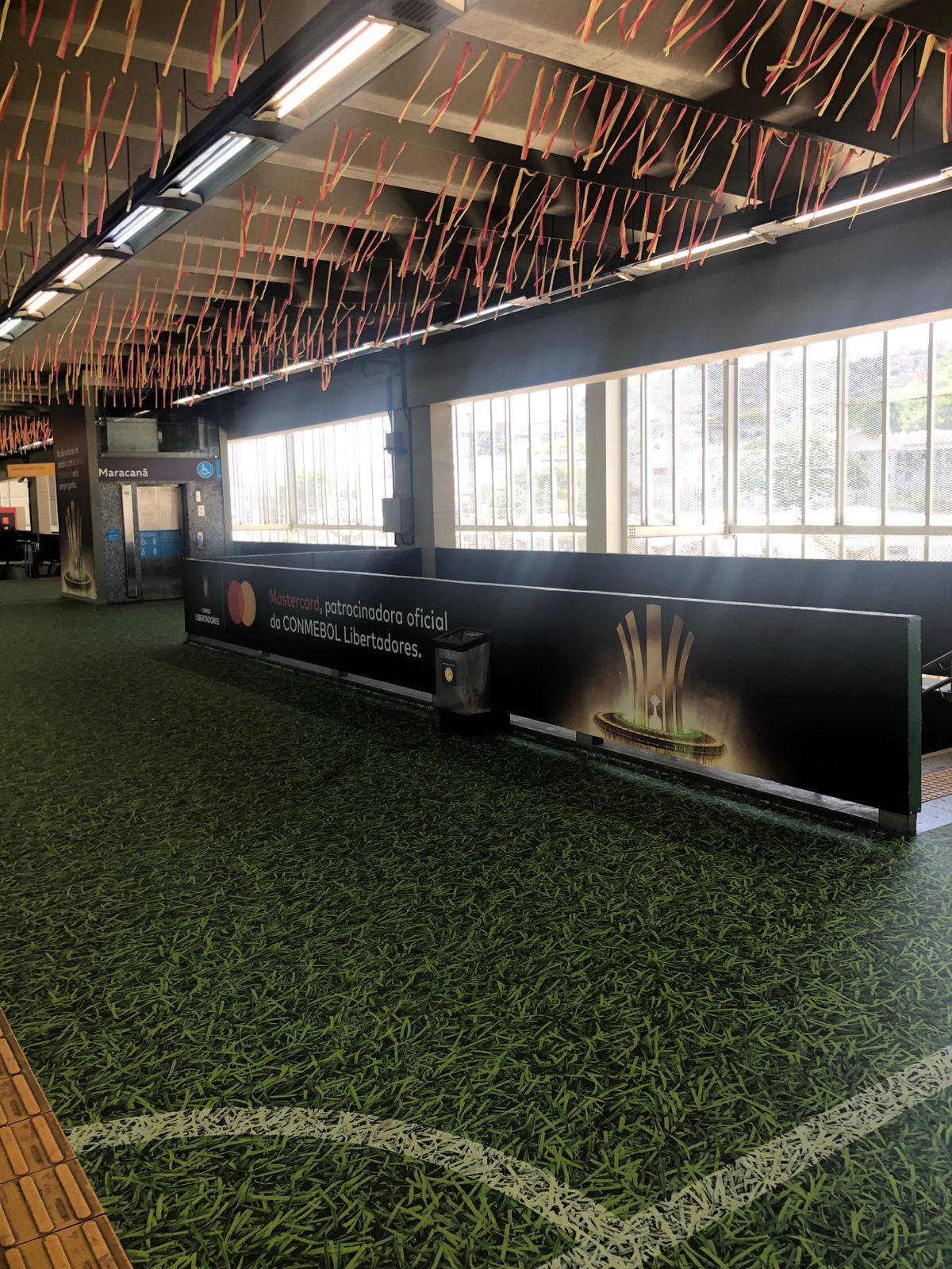 Estação Maracanã vazia em dia de jogo?