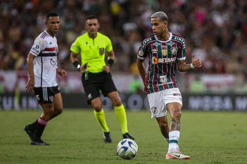 Fluminense ainda não recebeu proposta e não quer vender Alexsander, diz site