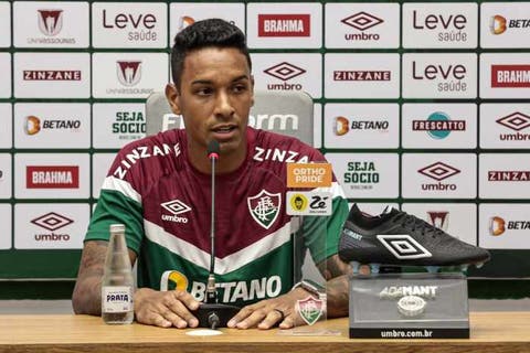 Com time recheado de garotos, Antonio Carlos prevê início forte do Fluminense no Carioca