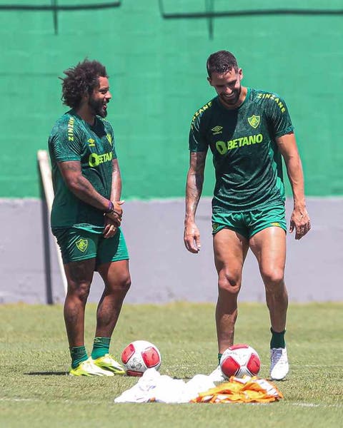 Ainda sem marcar pelo Fluminense, Renato Augusto minimiza ansiedade