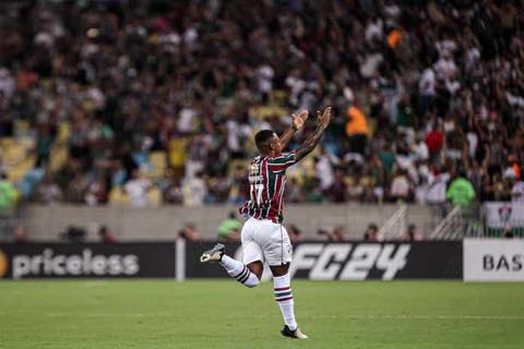 Marquinhos admite ter matado a ansiedade de fazer o primeiro gol no Maracanã