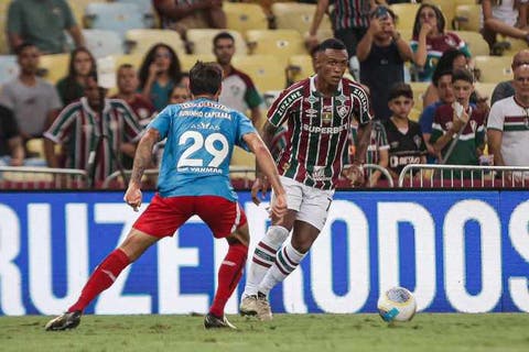 Marquinhos celebra rápida adaptação e exalta ambiente do Fluminense