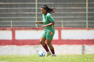 Isabela, lateral-direita do Fluminense