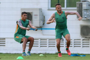 Thiago Silva e Renê em treino no CT Carlos Castilho