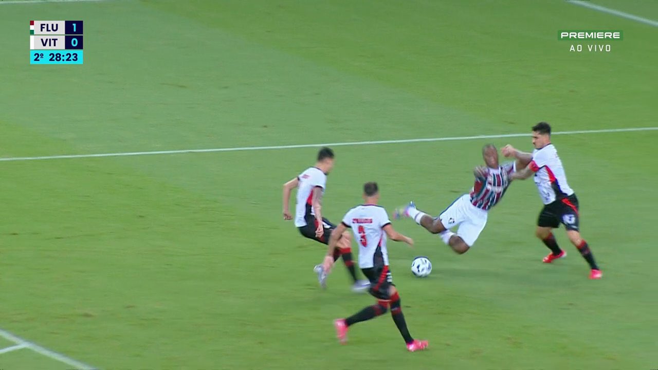 Arias pênalti Fluminense x Vitória