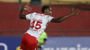 Nathan Mendes, lateral do Bragantino