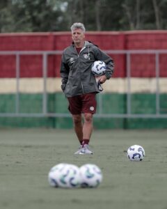 Renato, técnico do Fluminense
