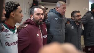 Mario Bittencourt presidente do Fluminense vestiário
